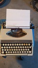 Vintage Royal Heritage Deluxe Typewriter White W  Case See Description 