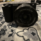 Sony Alpha Zv-e10 Bundle W  16-50mm Oss Lens  Cage  Flash   Triple Usb Charger