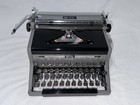 Vintage 1949 Royal Quite Deluxe Portable Typewriter With Case   Manual - Works