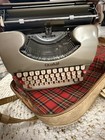 1950   s Vintage Oliver Courier Portable Typewriter With Original Carry Case