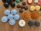 Lot Of 100 Vintage 1930s 40s Early Plastic Buttons Bright Colors Lot X