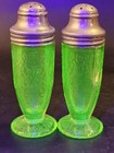 Vintage Florentine Depression Glass Salt   Pepper Shaker