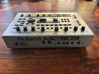 Roland Mc-303 Groovebox Rhythm Machine Sequencer Mixer Music Sampler Mc303 Japan