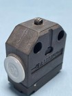 Balluff Bns 519-100-r-11 Mechanical Single Position Precision Limit Switch