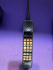 Vintage Motorola Ultra Classic Ii Brick Phone 2 Batteries   Chargers
