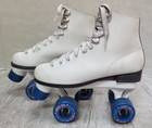 Women s White Roller Skates Roller Derby Size 7 With Carrying Bag   Wrist Guards