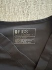 Figs Leon Scrub Top For Men 3 Pockets Large Black V-neck