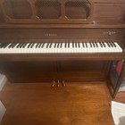 Yamaha Acoustic Upright Piano 88 Keys 3 Pedals Walnut Finish Brown Wood M404