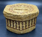 Vintage 1970s Small Woven Hexagonal Wicker Basket With Lid 4 5   