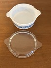Pyrex White blue Floral Scroll Round Milk Glass Casserole 1 5 Pt 472 W  Lid