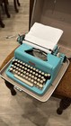 Vtg  Royal Quiet De Luxe Portable Manual Typewriter With Case Great Cond 