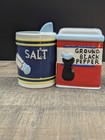 Cracker Barrel Salt   Pepper Shaker Set Ceramic Farmhouse Kitchen Decor Nib