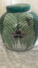 Chinese T  ngzh   Ni  n Zh   Porcelain Vase With Lid Cabbage Pattern With Butterfly