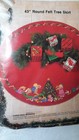 Bucilla 43  Round Felt Tree Skirt Applique   Embroidery Kit  82926