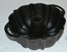 Vintage Lodge Cast Iron Bundt Cake Pan 9 5 x4  Seasoned Fluted Cake Mold