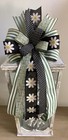 10    Green   Black Daisy Print Wired Wreath Bow