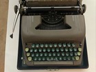 Vintage 1960s Smith Corona Super Portable Typewriter With Built In Case   Handle