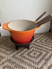 Le Creuset Cast Iron Fondue Pot Orange W  6 Wooden Forks   Stand