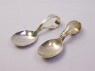 Set Of 2 Sterling Silver Curved Baby Finger Spoons 3 5  Reed   Barton Myrtle