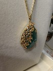 Gold Tone Green Pear Crystal Pendant Necklace   Matching Earrings Jewelry Set