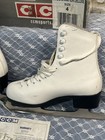 Ccm Girls Champion Deluxe Figure Ice Skates size 4