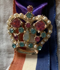 Vtg Her Majesty Queen Elizabeth Pushback Pin Ribbon   Jeweled Crown Brooch Look 
