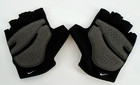 Nike Gym Elemental Fitness Gloves Women s All Over Print Black white