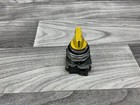 Cutler Hammer 10250t 2 Position Yellow Selector Switch Momentary  70c36