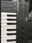 Native Instruments Komplete Kontrol M32 Keyboard Controller - Excellent