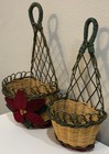 Vtg Floral Red Green Woven Wicker Rattan Wall Hanging Pocket Nesting Basket Set